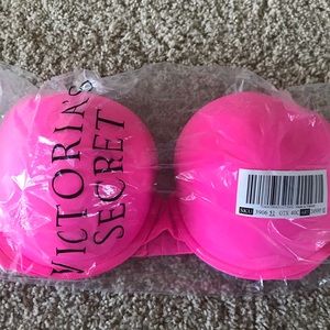 NWT Victoria Secret Bra 40 C